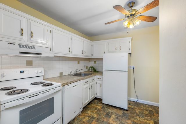 61 Storey Ave 2, Newburyport, MA 01950