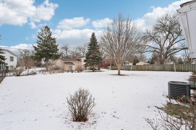 20550 Iceland Avenue, Lakeville, MN 55044