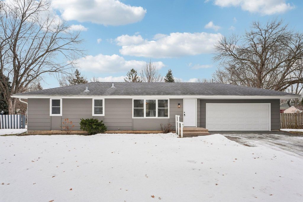 20550 Iceland Avenue, Lakeville, MN 55044