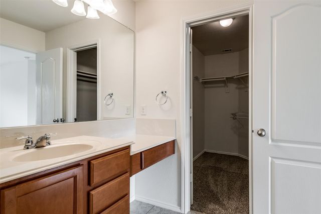 929 Glenndon Drive, Fort Worth, TX 76120