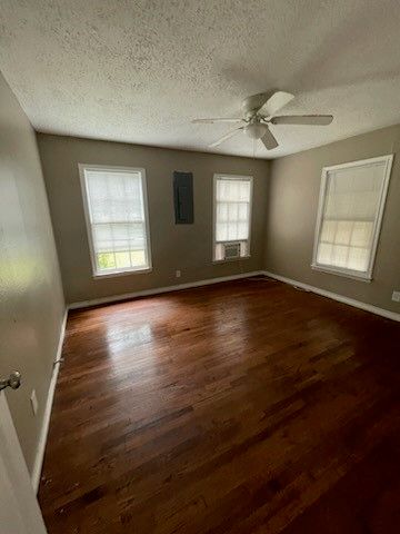 3933 Winfield Avenue, Fort Worth, TX 76109