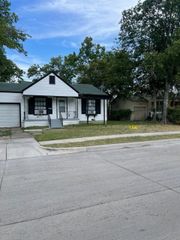 3933 Winfield Avenue, Fort Worth, TX 76109