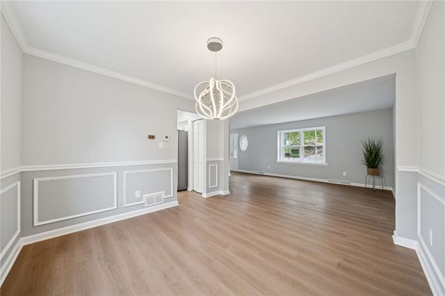 2899 Oneill Dr, Bethel Park, PA 15102