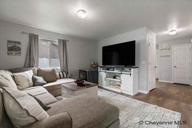 6520 KICKING HORSE CT, Cheyenne, WY 82001