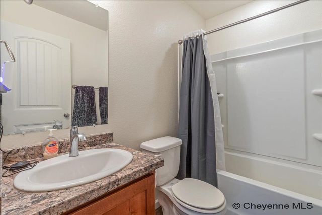 6520 KICKING HORSE CT, Cheyenne, WY 82001