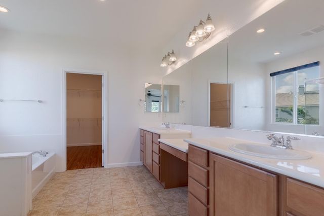 351 Danbury Pl, Lathrop, CA 95330