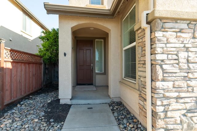 351 Danbury Pl, Lathrop, CA 95330