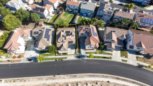 351 Danbury Pl, Lathrop, CA 95330