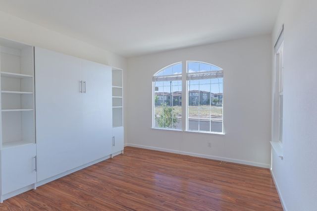 351 Danbury Pl, Lathrop, CA 95330