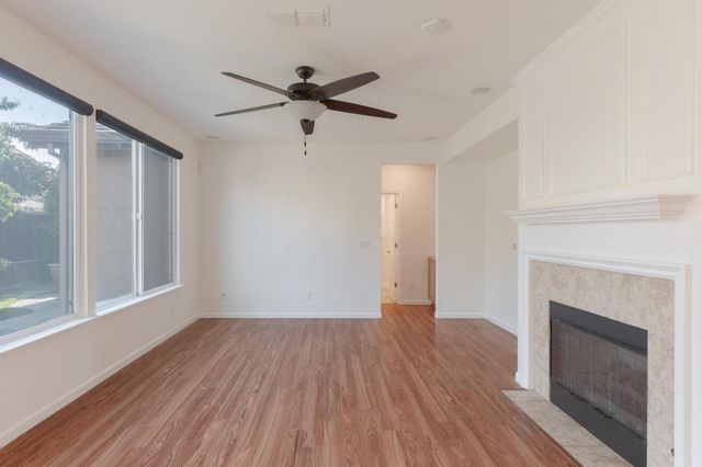 351 Danbury Pl, Lathrop, CA 95330