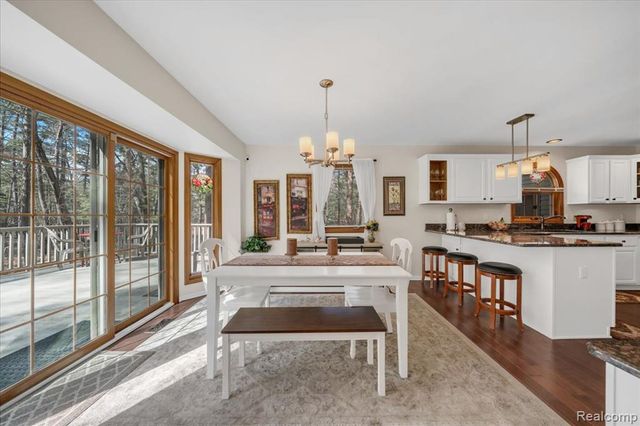 573 Nakomis Trail, Orion Twp, MI 48362