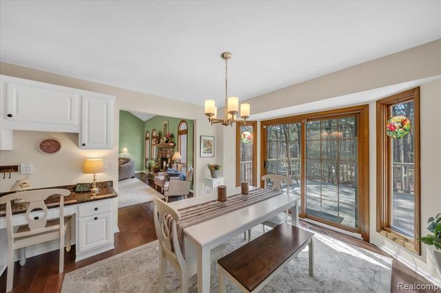 573 Nakomis Trail, Orion Twp, MI 48362