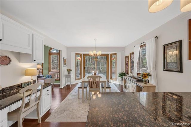 573 Nakomis Trail, Orion Twp, MI 48362