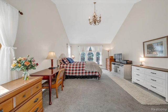 573 Nakomis Trail, Orion Twp, MI 48362