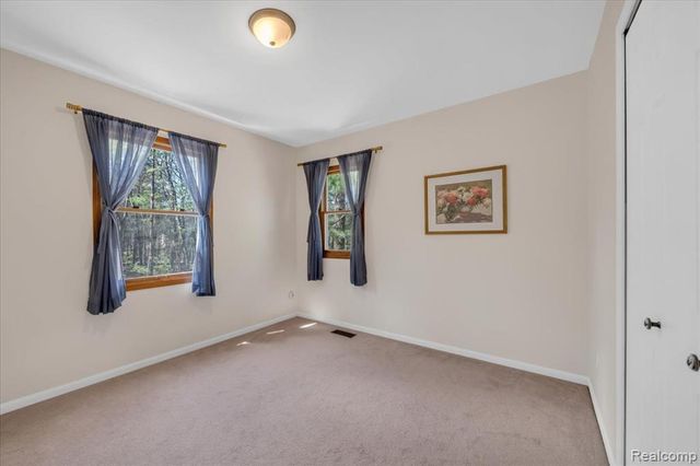 573 Nakomis Trail, Orion Twp, MI 48362