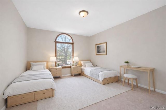 573 Nakomis Trail, Orion Twp, MI 48362