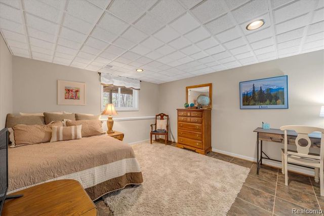 573 Nakomis Trail, Orion Twp, MI 48362