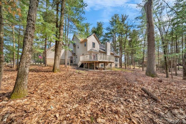 573 Nakomis Trail, Orion Twp, MI 48362