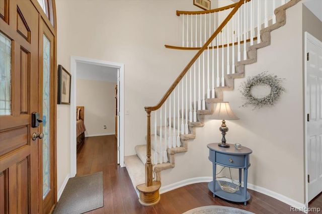 573 Nakomis Trail, Orion Twp, MI 48362