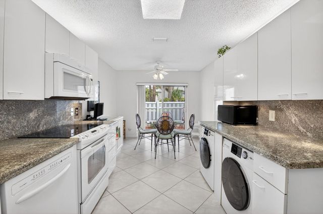 30 Eastgate Drive C, Boynton Beach, FL 33436