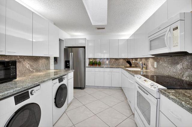 30 Eastgate Drive C, Boynton Beach, FL 33436