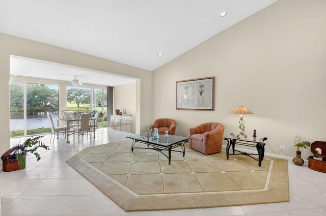 30 Eastgate Drive C, Boynton Beach, FL 33436