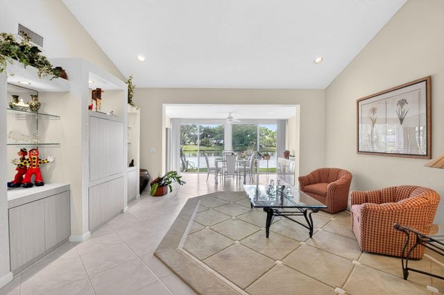 30 Eastgate Drive C, Boynton Beach, FL 33436