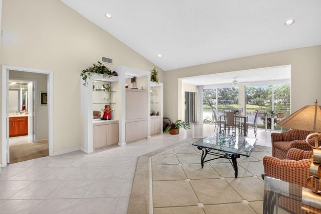 30 Eastgate Drive C, Boynton Beach, FL 33436