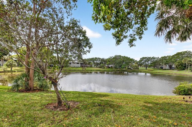 30 Eastgate Drive C, Boynton Beach, FL 33436