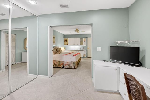 30 Eastgate Drive C, Boynton Beach, FL 33436