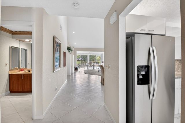 30 Eastgate Drive C, Boynton Beach, FL 33436