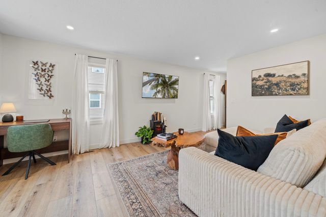 617 10th Avenue W, Alexandria, MN 56308