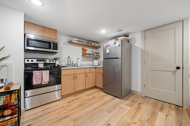 617 10th Avenue W, Alexandria, MN 56308