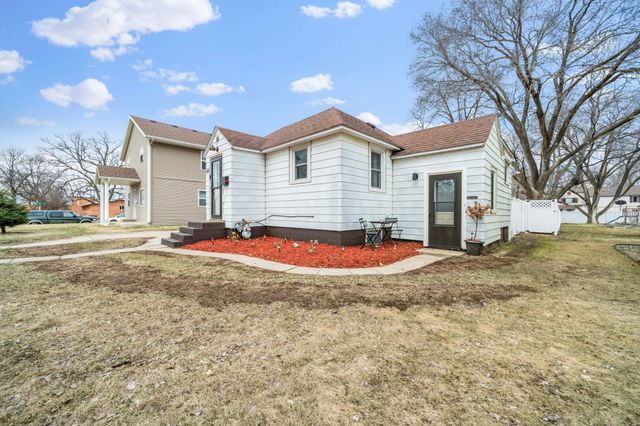 617 10th Avenue W, Alexandria, MN 56308