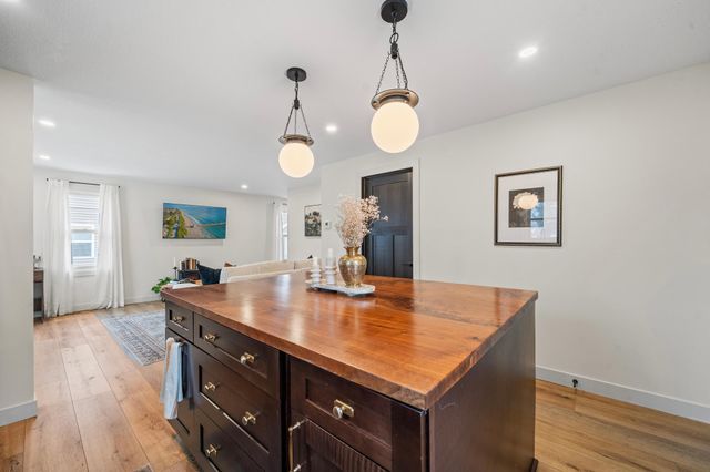 617 10th Avenue W, Alexandria, MN 56308