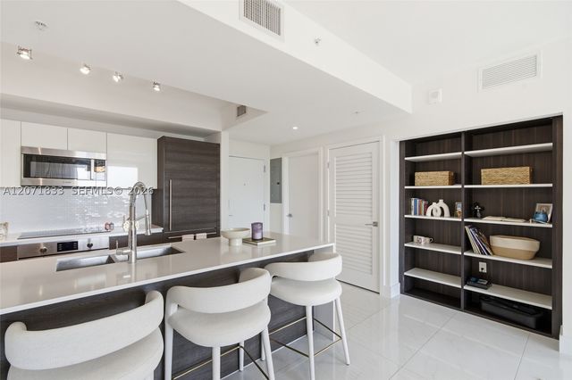 301 Altara Ave 623, Coral Gables, FL 33146