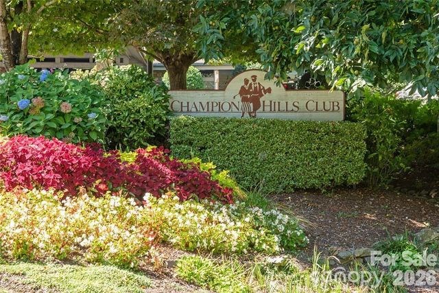 160 Chattooga Run, Hendersonville, NC 28739