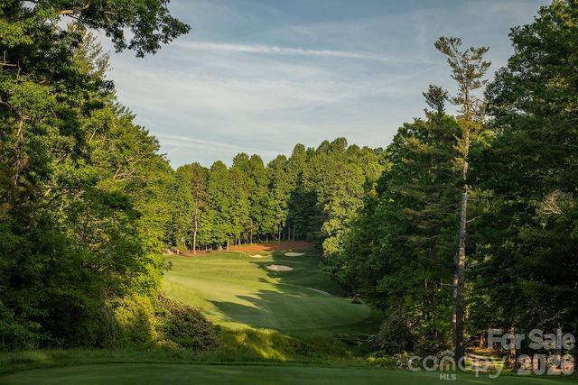 160 Chattooga Run, Hendersonville, NC 28739