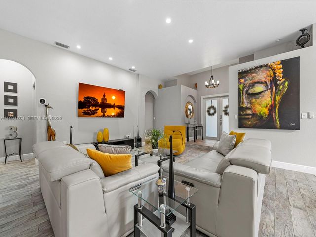 2021 SE 17th Ave, Homestead, FL 33035