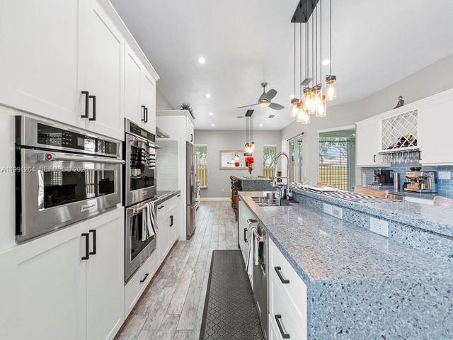 2021 SE 17th Ave, Homestead, FL 33035