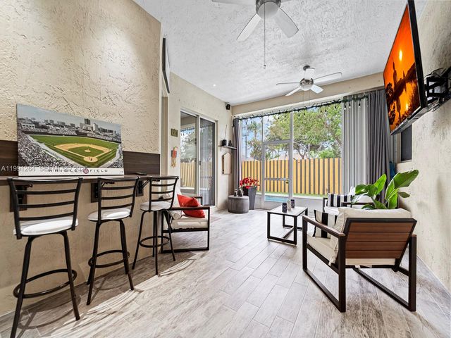 2021 SE 17th Ave, Homestead, FL 33035