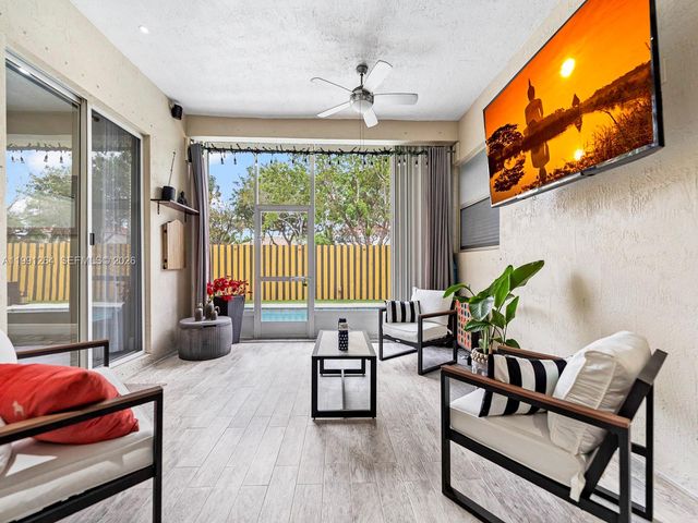 2021 SE 17th Ave, Homestead, FL 33035