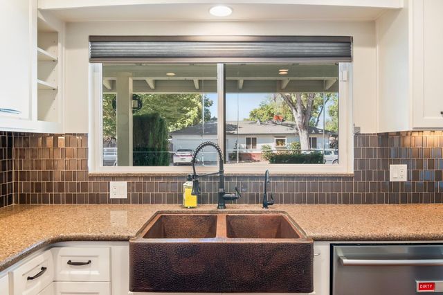 1310 Del Vale Ave, Modesto, CA 95350