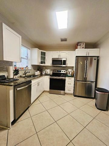 2018 S 10th Street C, Fort Pierce, FL 34950