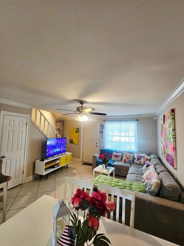 2018 S 10th Street C, Fort Pierce, FL 34950