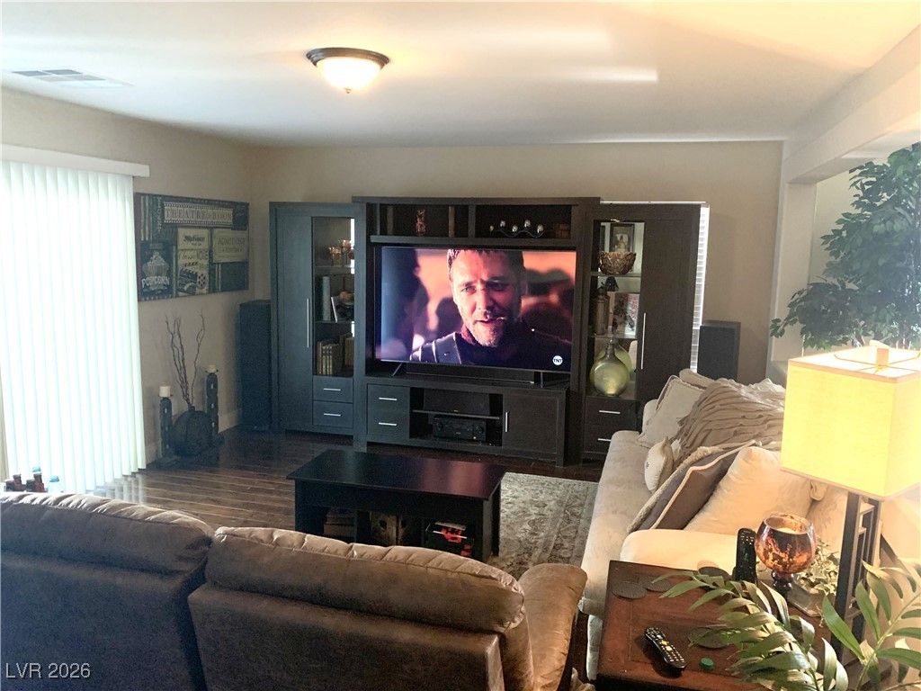 Image 11 of property listing at 10919 Pentland Downs Street, Las Vegas, NV 89141