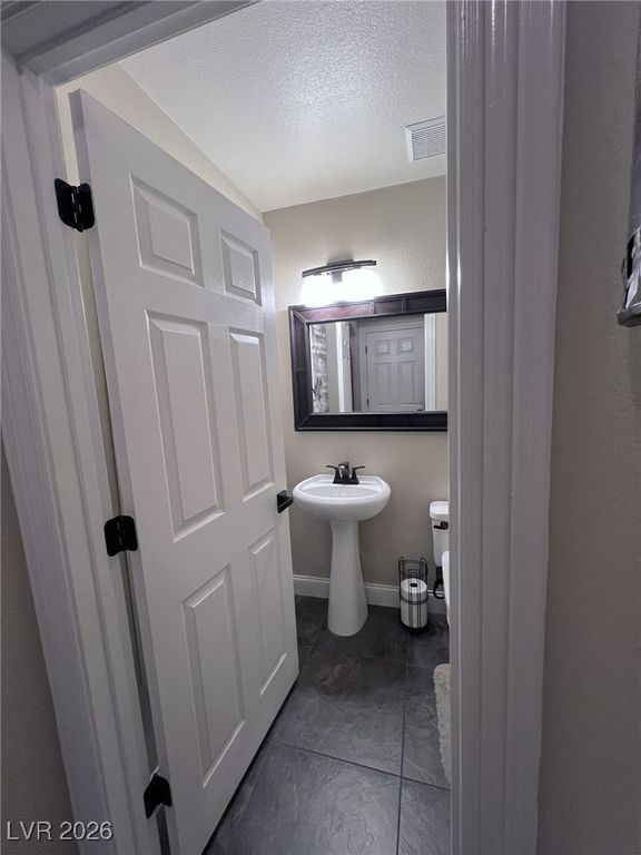 Image 44 of property listing at 10919 Pentland Downs Street, Las Vegas, NV 89141