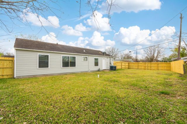 4901 Richfield Lane, Houston, TX 77048