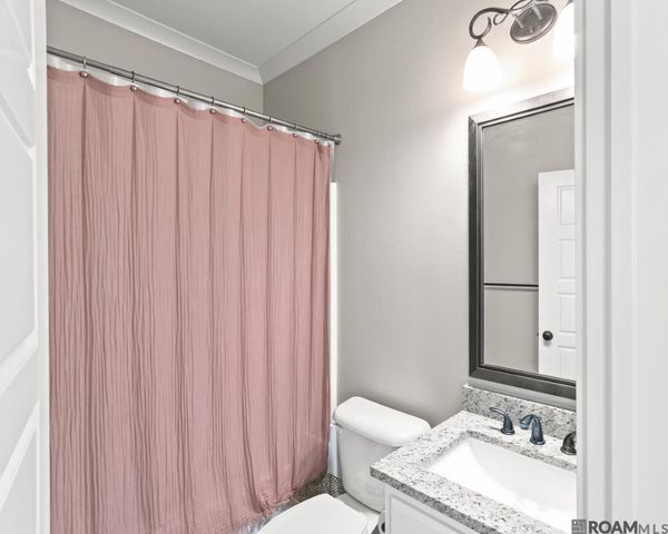 529 Flycatcher Dr, Baton Rouge, LA 70810