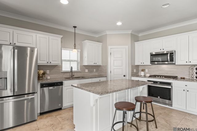 529 Flycatcher Dr, Baton Rouge, LA 70810